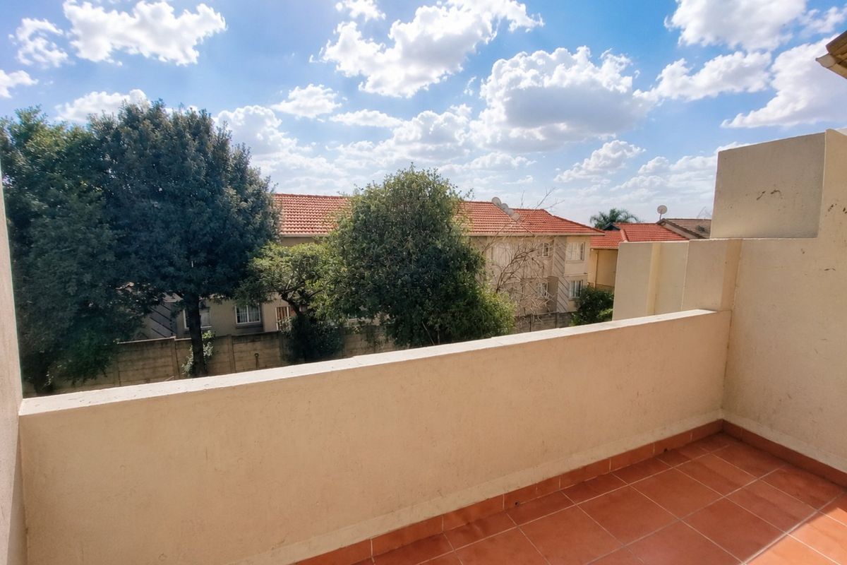 Sunny Eden Glen 1st floor apartment with open plan living! - Photo 4