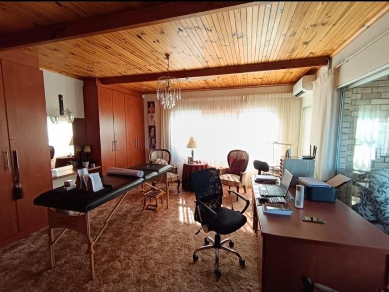 Spacious Family Home with Sea-View Flatlet in Sought-After Wavecrest - Photo 6