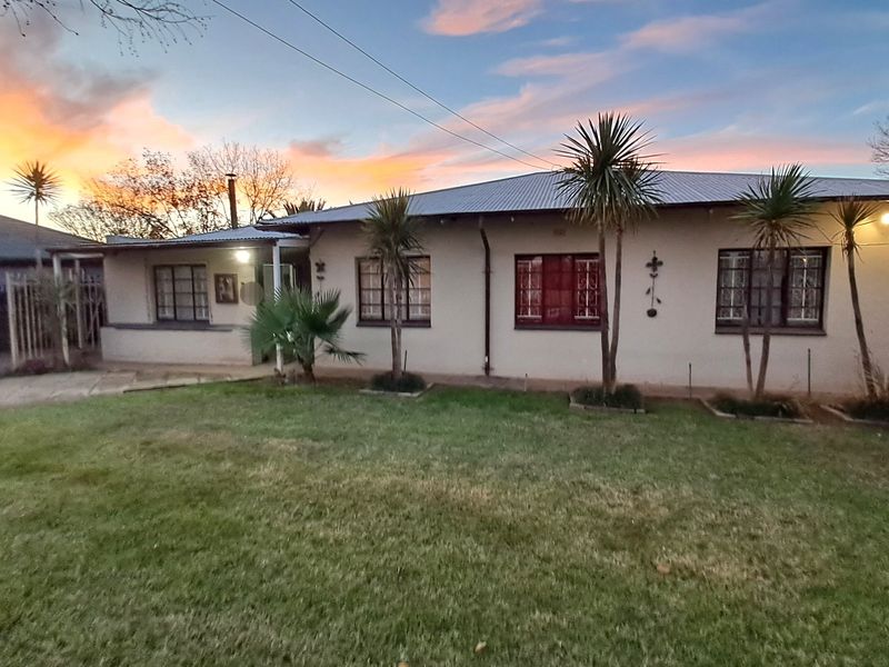Family favourite home with flatlet in Wilgehof, Bloemfontein - Photo 1