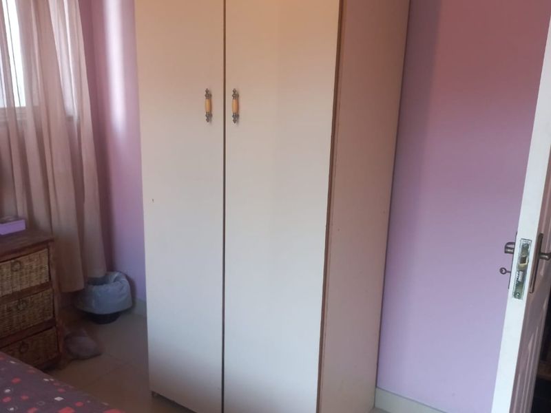 Two-Bedroom Share block Flat for Sale | Secure Complex  - Photo 4