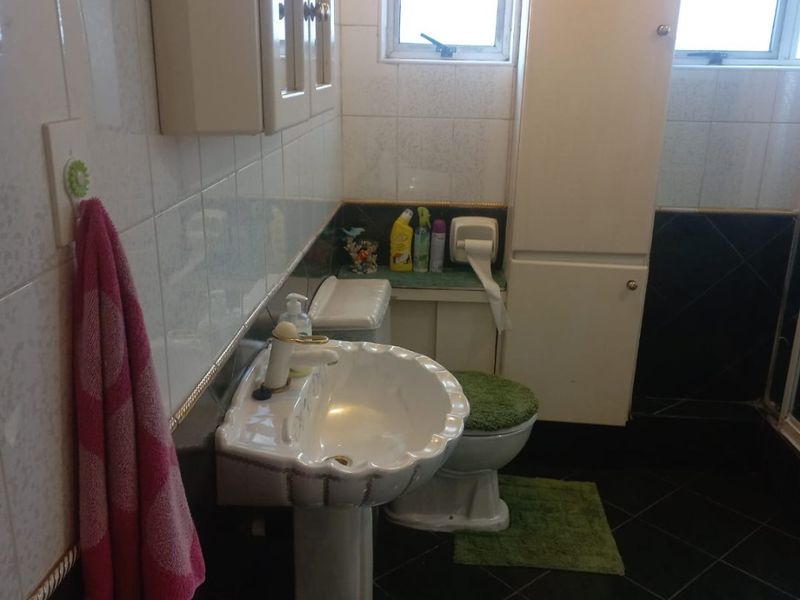 Two Bedroom Shareblock Flat For Sale | Secure Complex | South Beach - Photo 10