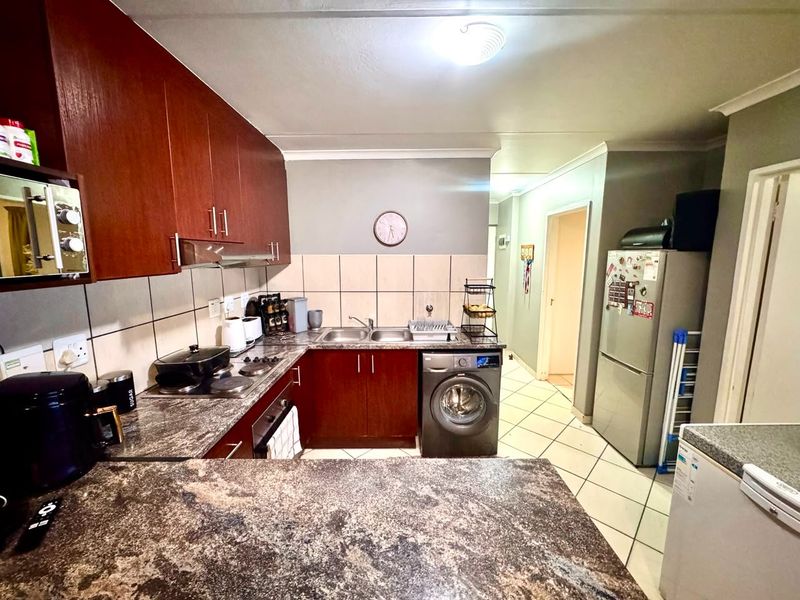 Ground floor 2 bedroom apartment for sale - Photo 4