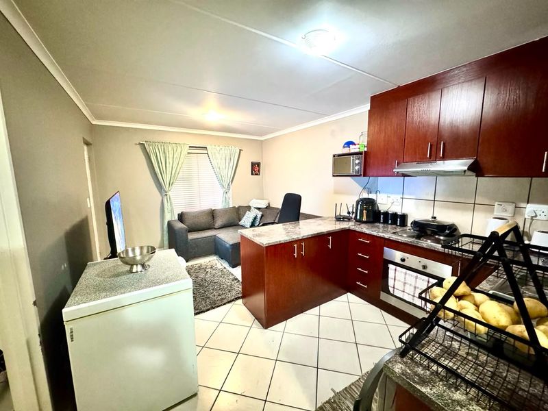 Ground floor 2 bedroom apartment for sale - Photo 3