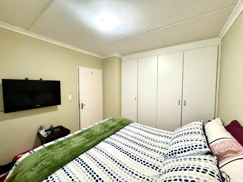 Ground floor 2 bedroom apartment for sale - Photo 6