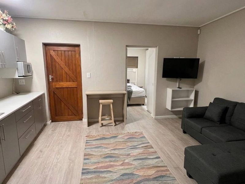 One bedroom garden cottage to let - Photo 10