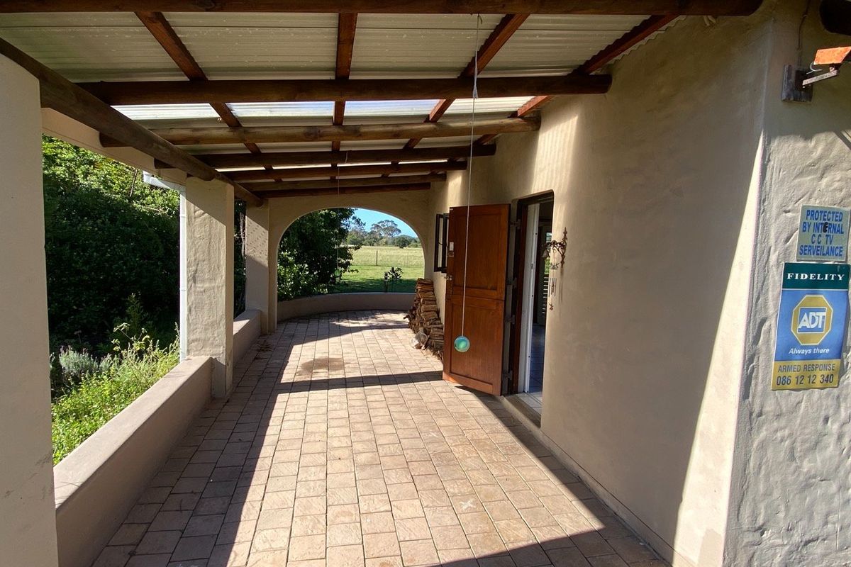 3 Bedroom  House in a Tranquil Country Setting - Photo 4