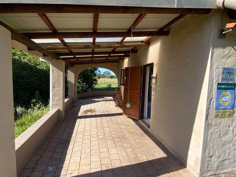 3 Bedroom  House in a Tranquil Country Setting - Photo 4