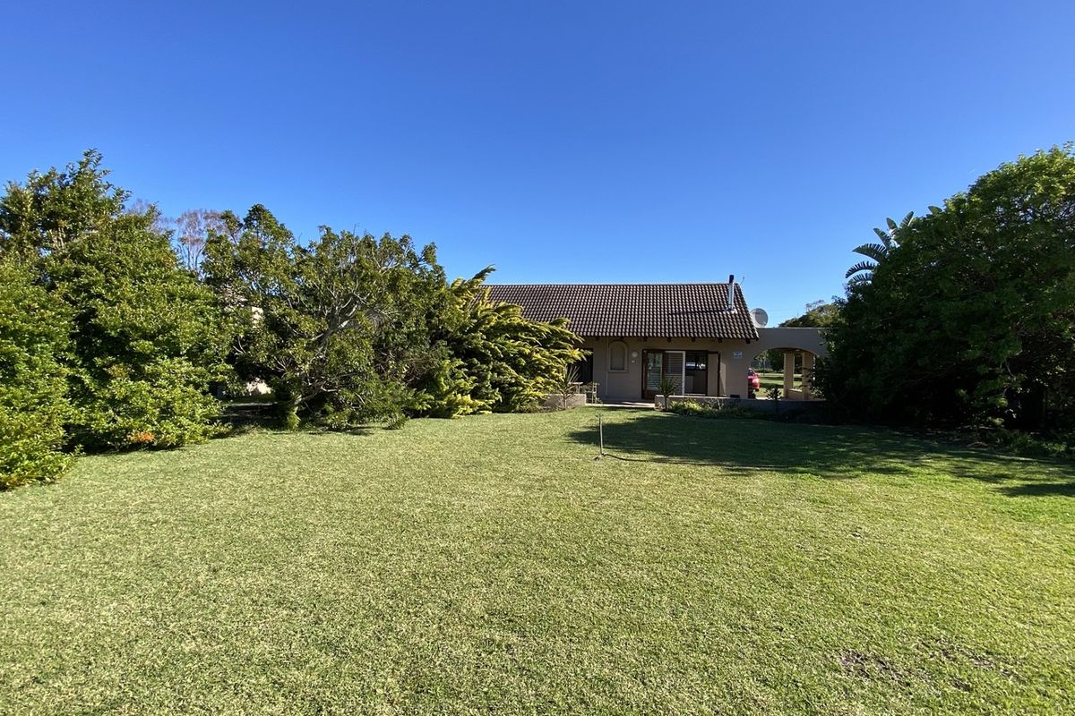 3 Bedroom  House in a Tranquil Country Setting - Photo 3