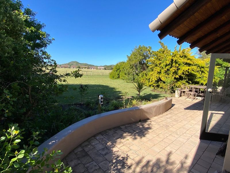 3 Bedroom  House in a Tranquil Country Setting - Photo 2
