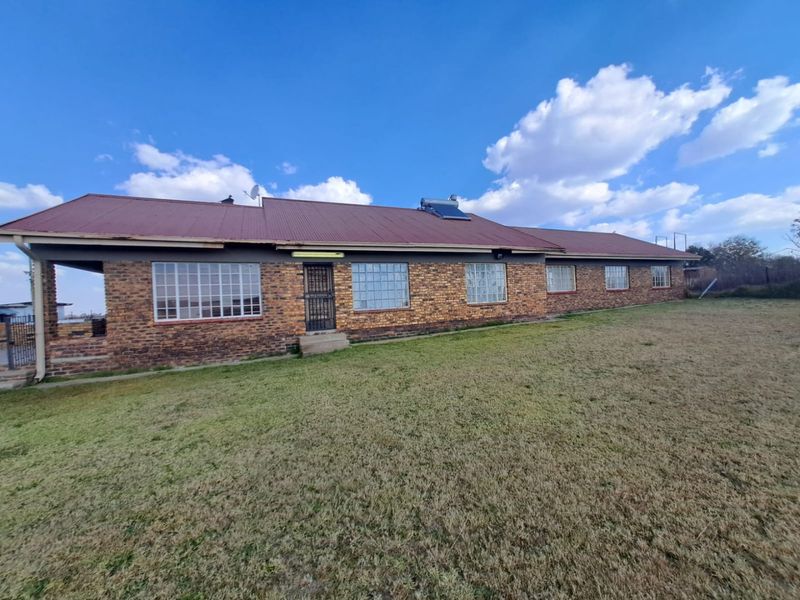 Small Holding 8.5ha - Photo 1