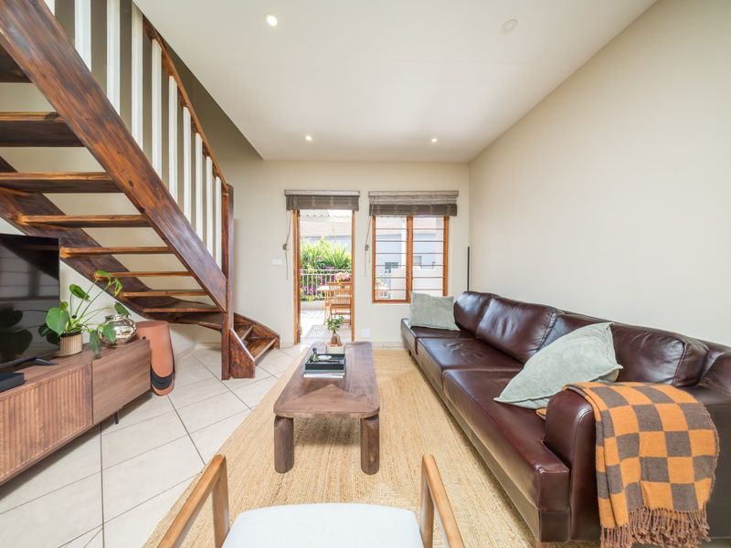 Stylish Three Bedroom Apartment Offering Exceptional Indoor and Outdoor Living in Bedfordview - Photo 8