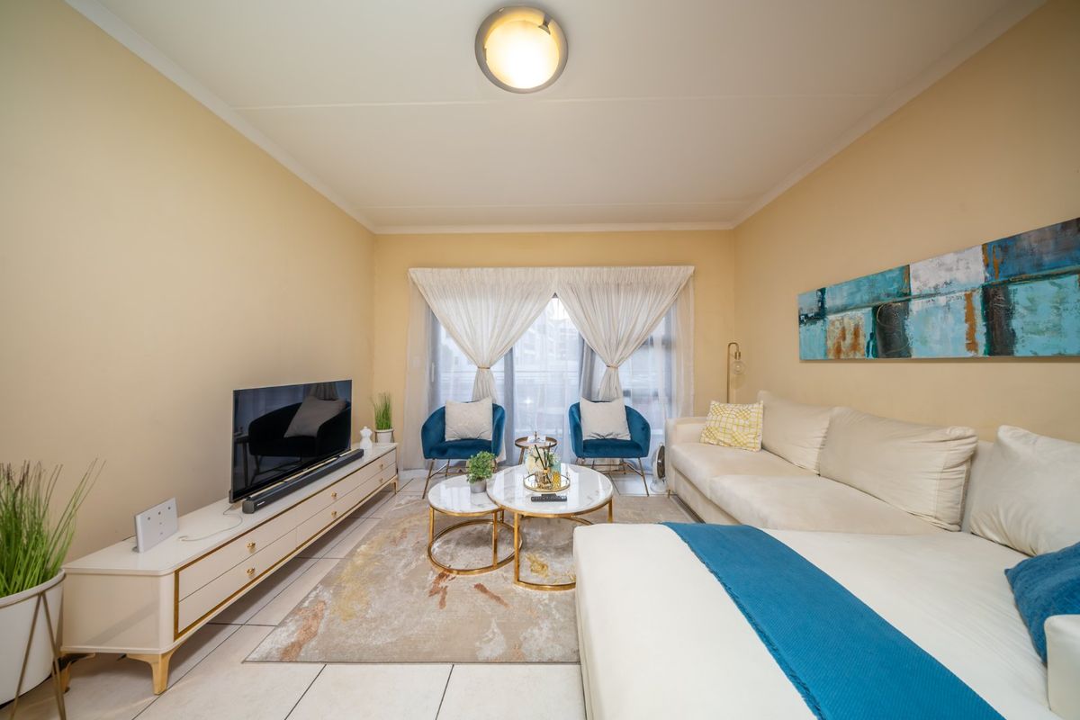 Modern Apartment Living with Beautiful Sunset Views in Greenstone Hill - Photo 3