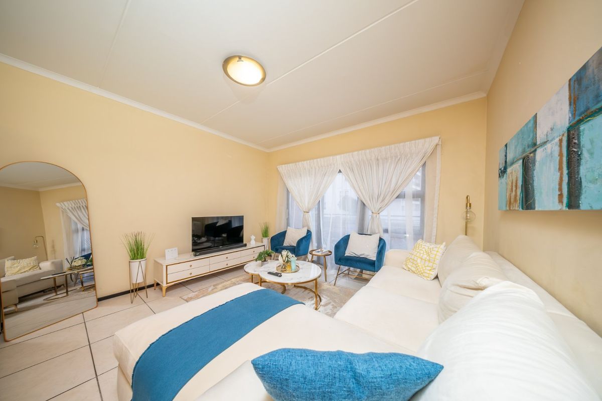 Modern Apartment Living with Beautiful Sunset Views in Greenstone Hill - Photo 5