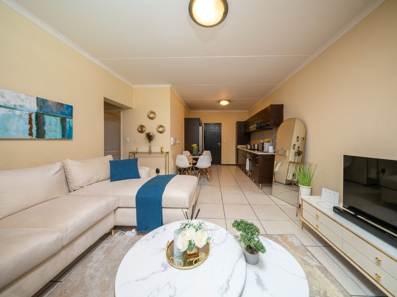 Modern Apartment Living with Beautiful Sunset Views in Greenstone Hill - Photo 10