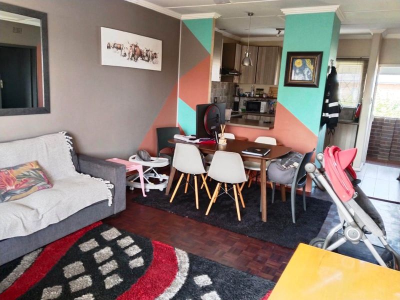 Chic Eastleigh Flat with Secure Parking - Photo 7