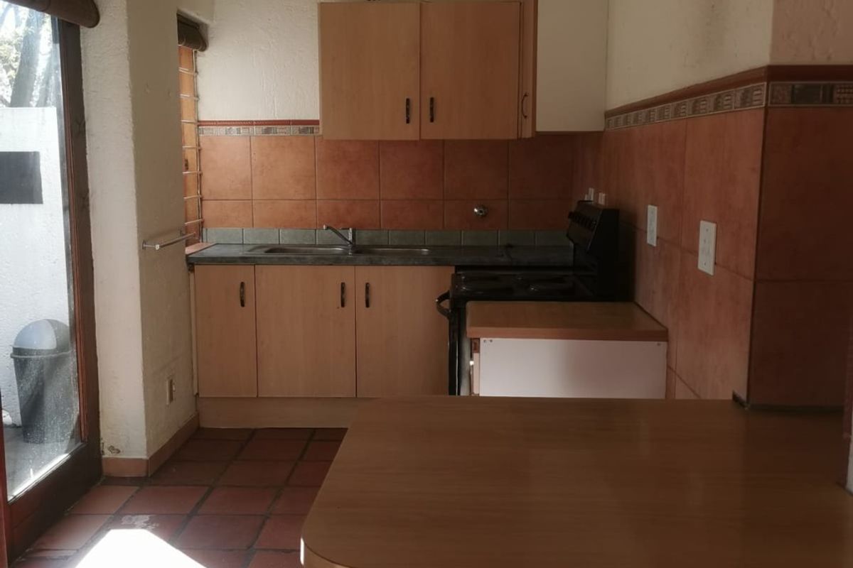 Cozy 1 Bed 1 bathroom cottage in Bedfordview - Photo 4