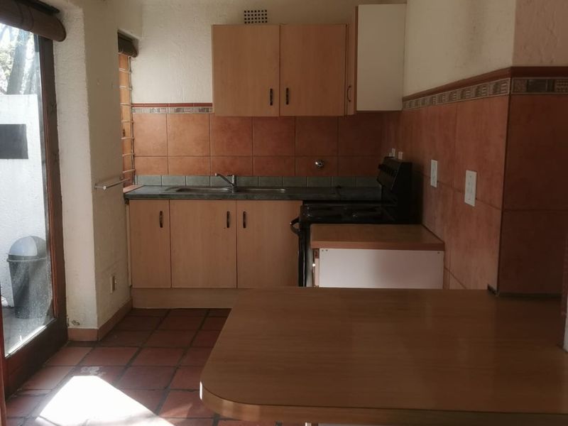 Cozy 1 Bed 1 bathroom cottage in Bedfordview - Photo 4