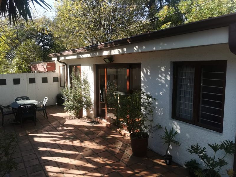 Cozy 1 Bed 1 bathroom cottage in Bedfordview - Photo 1