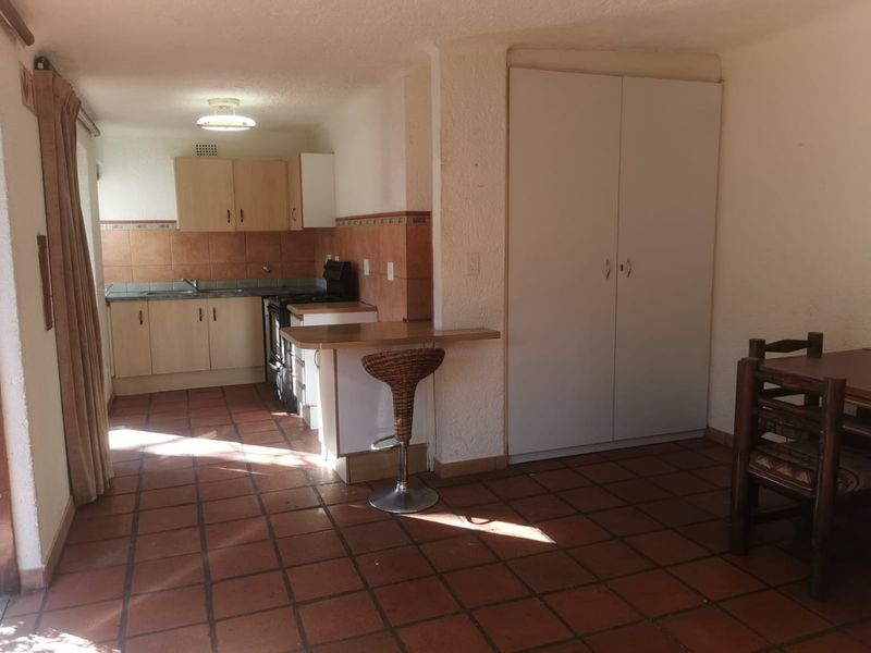Cozy 1 Bed 1 bathroom cottage in Bedfordview - Photo 3
