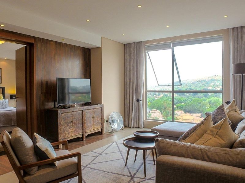 Prime Investment Opportunity | Tenant in Place | Luxury Living Above Bedford Centre - Photo 2