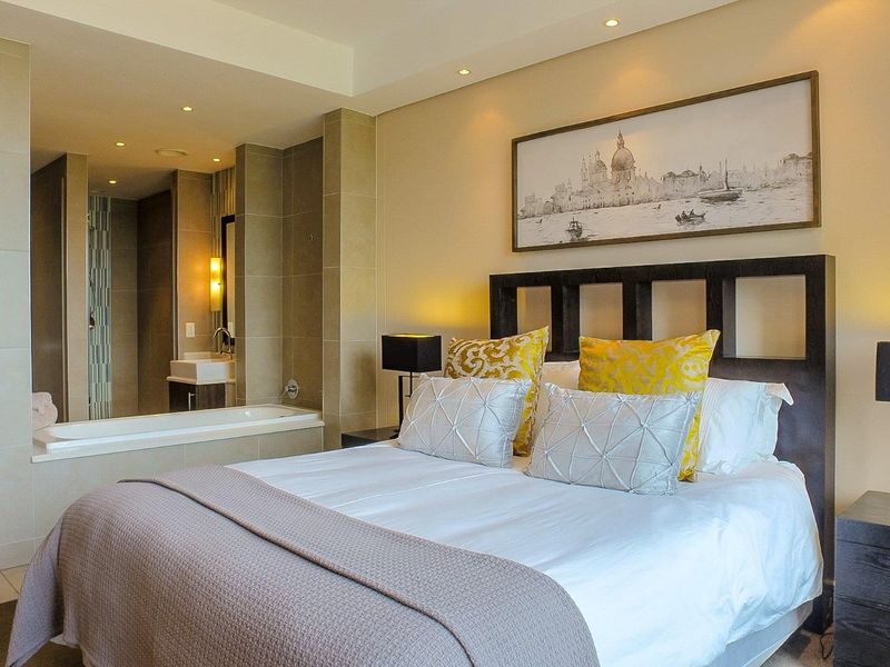 Prime Investment Opportunity | Tenant in Place | Luxury Living Above Bedford Centre - Photo 3