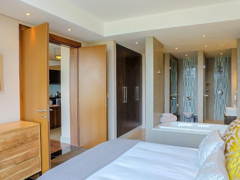 Prime Investment Opportunity | Tenant in Place | Luxury Living Above Bedford Centre - Photo 10