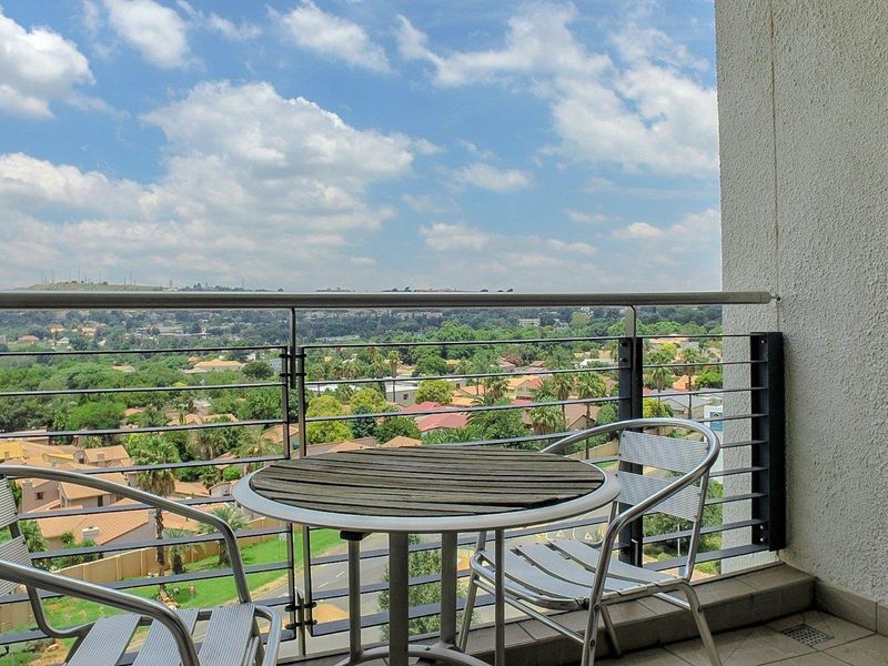 Prime Investment Opportunity | Tenant in Place | Luxury Living Above Bedford Centre - Photo 4