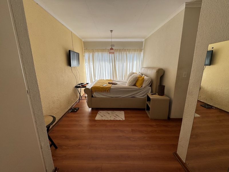 Spacious Family Home with Excellent Features - Photo 9