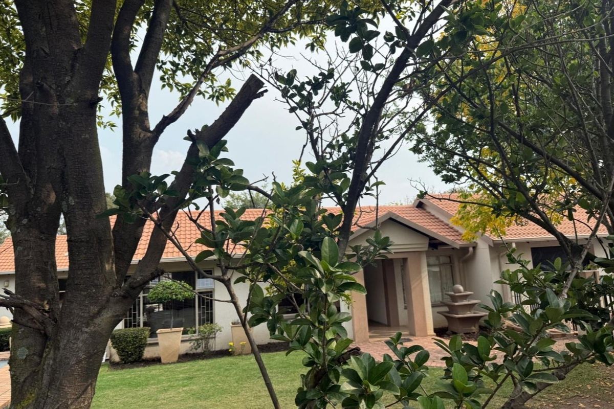 Charming Home in the Green Area Secunda - Photo 2
