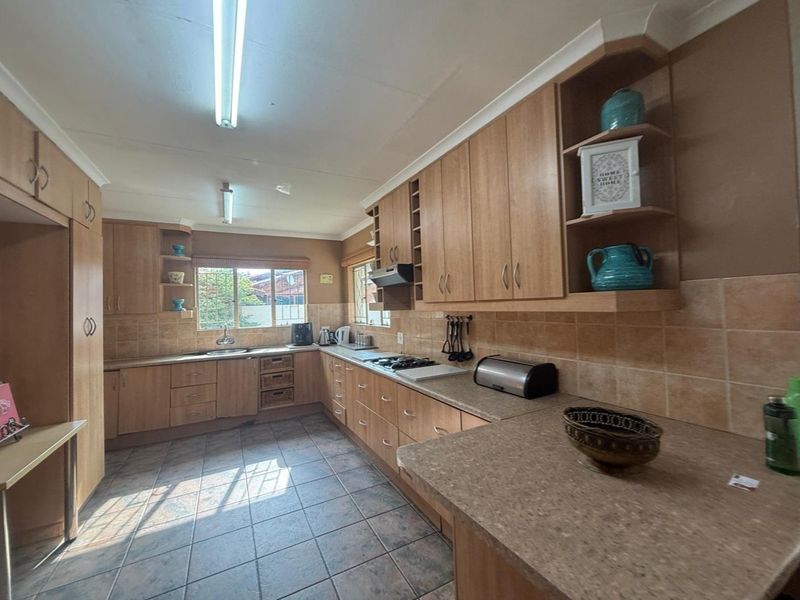 Charming Home in the Green Area Secunda - Photo 9