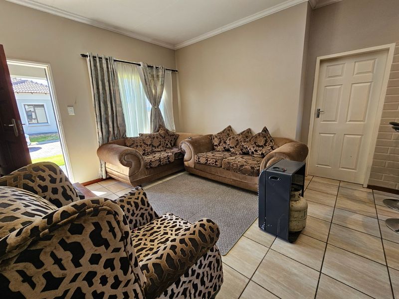 Modern Secure 3-Bedroom Home in Terra Nova - Photo 4