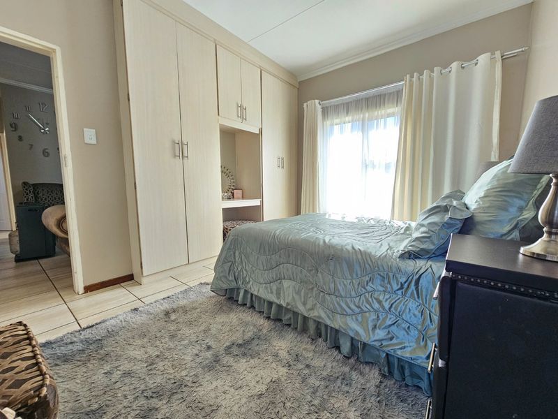 Modern Secure 3-Bedroom Home in Terra Nova - Photo 10