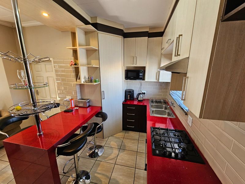 Modern Secure 3-Bedroom Home in Terra Nova - Photo 7