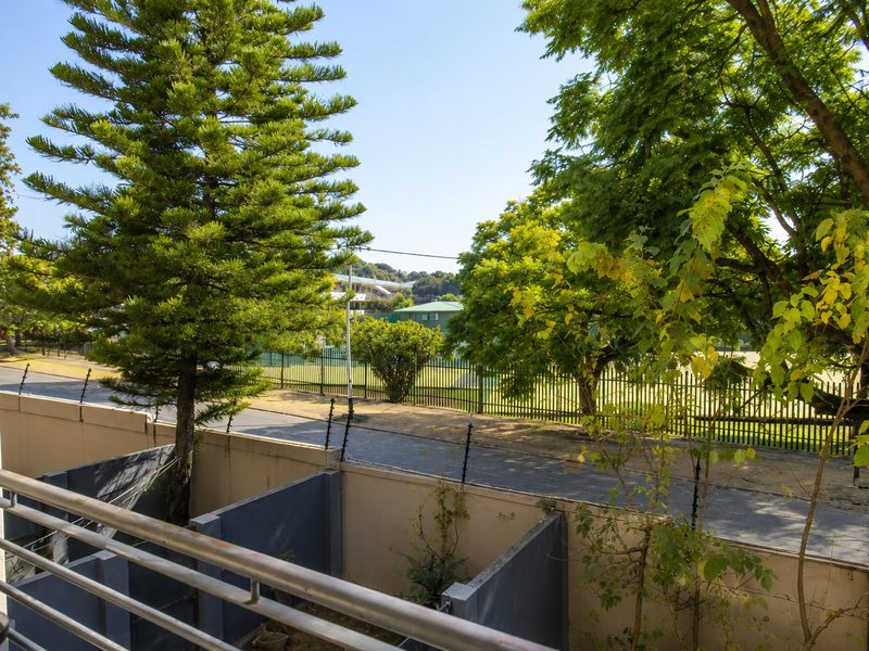 Spacious First-Floor Apartment in Sought-After Castlehill, Blackheath - Photo 10