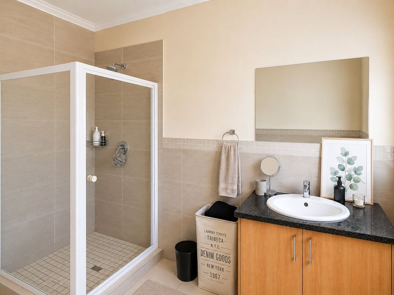 Spacious First-Floor Apartment in Sought-After Castlehill, Blackheath - Photo 9