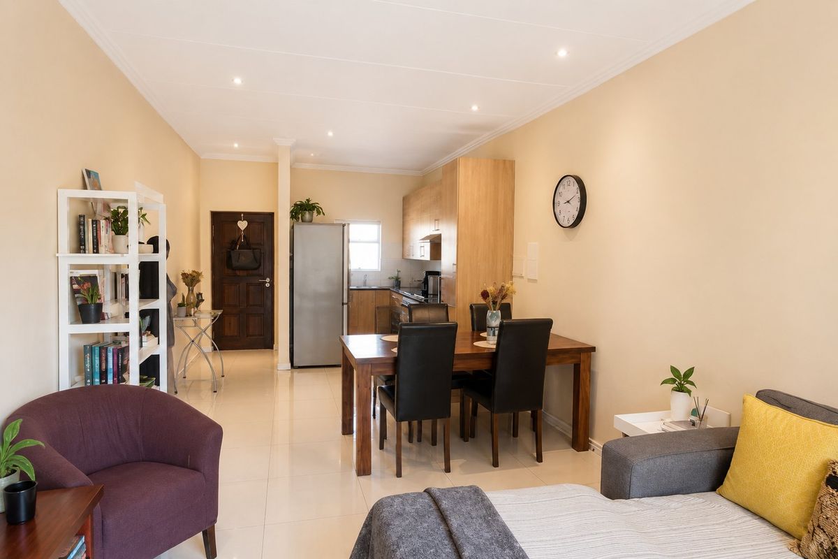 Spacious First-Floor Apartment in Sought-After Castlehill, Blackheath - Photo 5