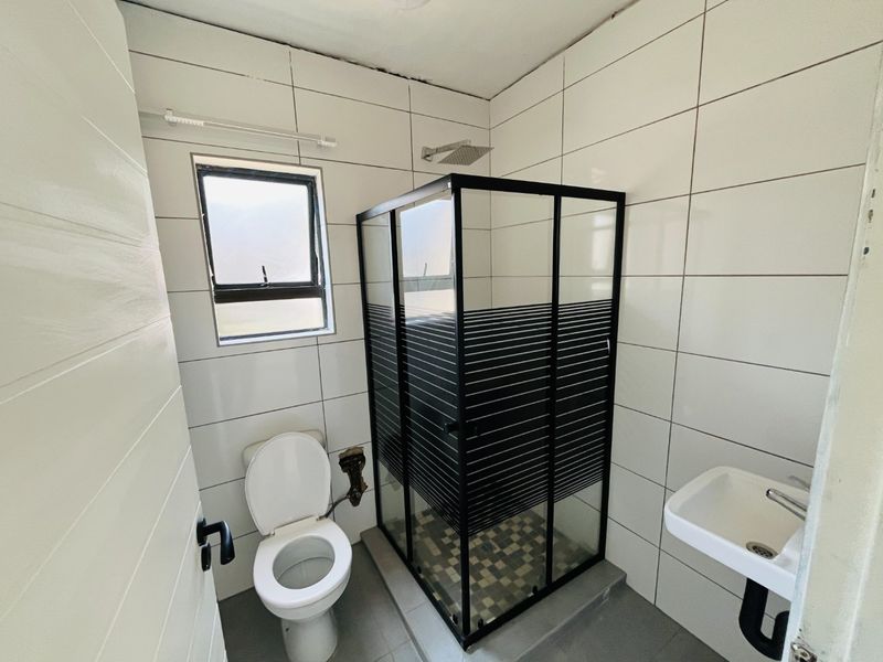 Granny Bachelor flat for rent in Illiondale, Edenvale - Photo 4