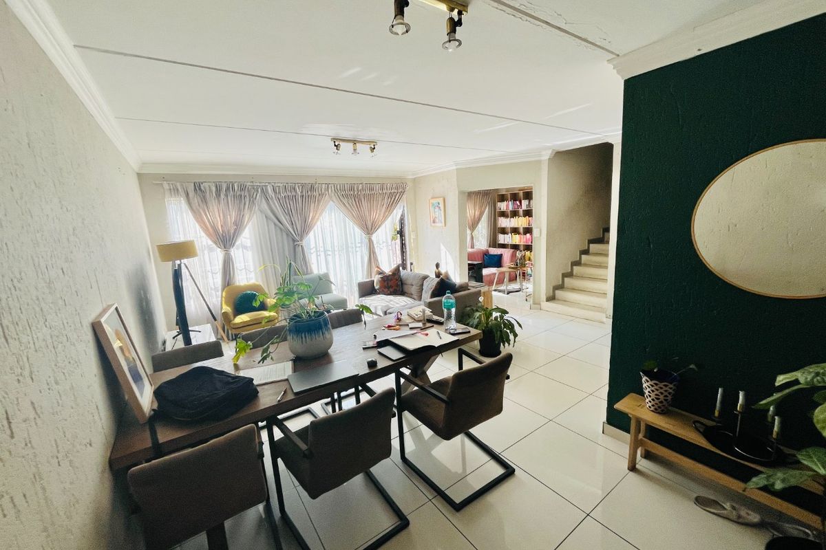3 bedrooom  townhouse for sale in Buccleuch - Photo 3