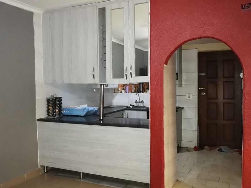 In a safe complex with own private garden!!! - Photo 10