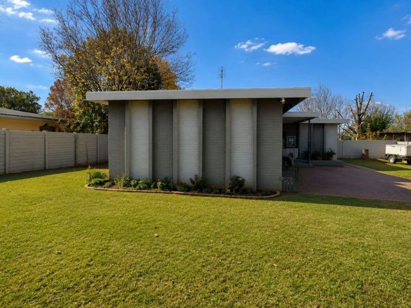 3 BEDROOM HOUSE IN FLAMWOOD - Photo 3