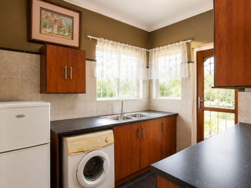3 BEDROOM HOUSE IN FLAMWOOD - Photo 7
