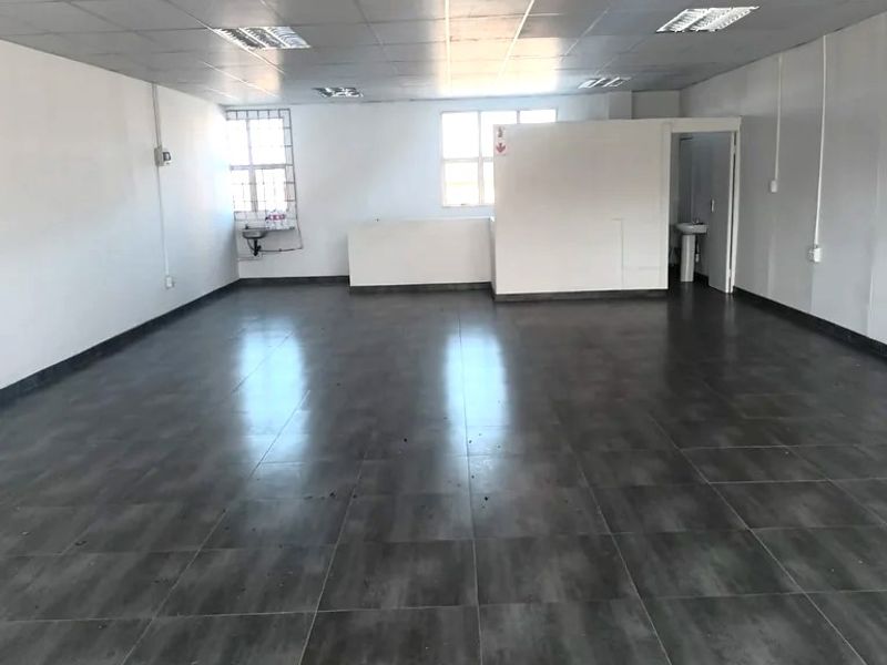 113sqm Modern, Move in ready Retail or Office space To Let- Rosedale road, Mountain Rise, Pietermaritzburg - Photo 3
