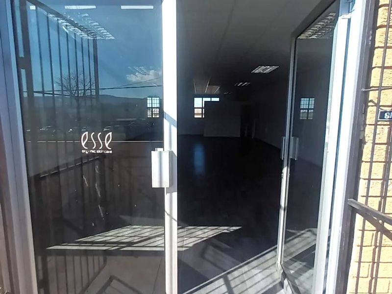 113sqm Modern, Move in ready Retail or Office space To Let- Rosedale road, Mountain Rise, Pietermaritzburg - Photo 1