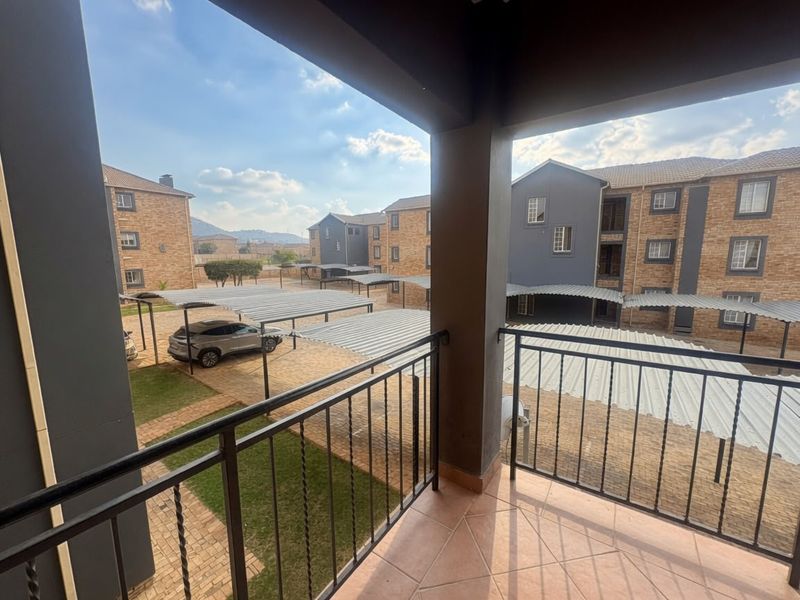 Newly Renovated 2 Bedroom Apartment with Balcony in Wilgeheuwel - Photo 8