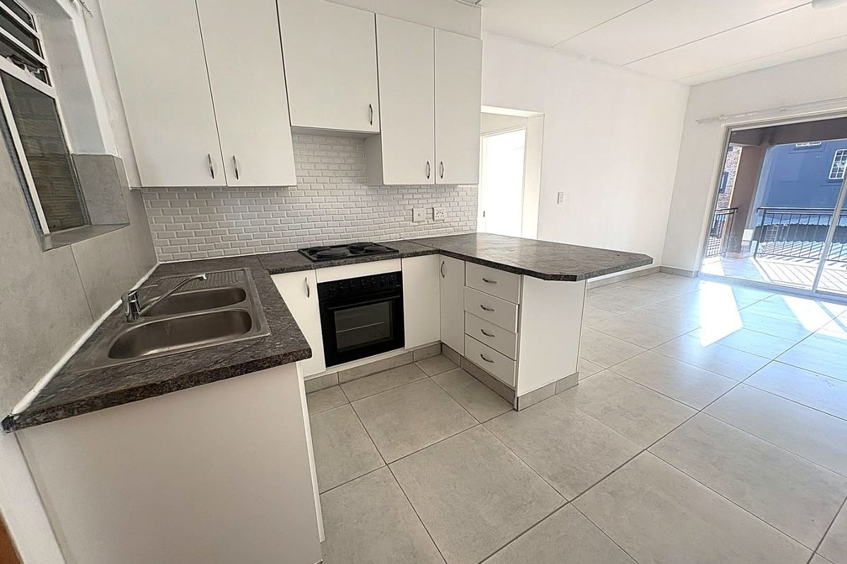 Newly Renovated 2 Bedroom Apartment with Balcony in Wilgeheuwel - Photo 5