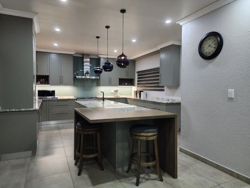 3 BEDROOM HOUSE IN STILFONTEIN EXT 4 - Photo 3