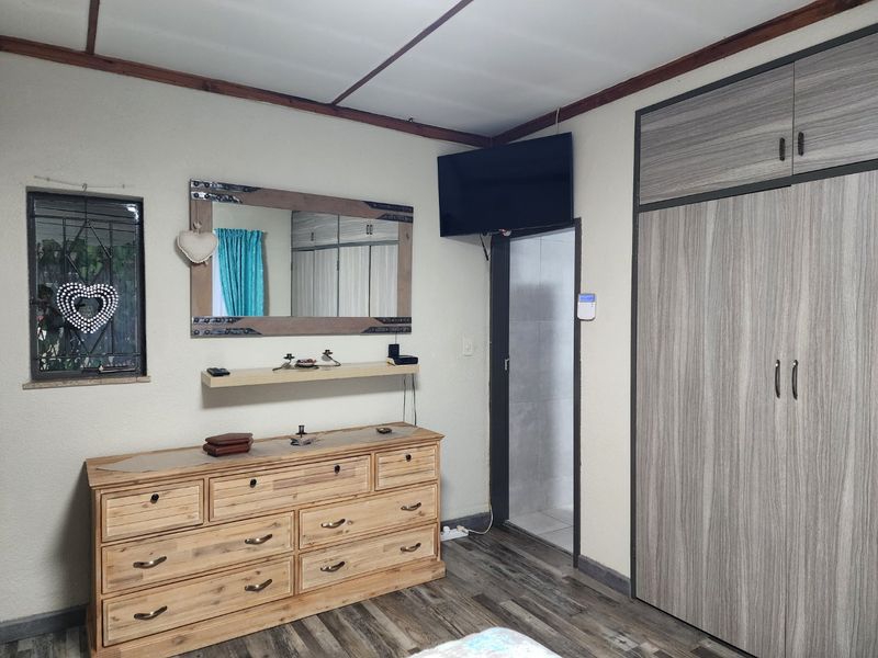 3 BEDROOM HOUSE IN STILFONTEIN EXT 4 - Photo 10