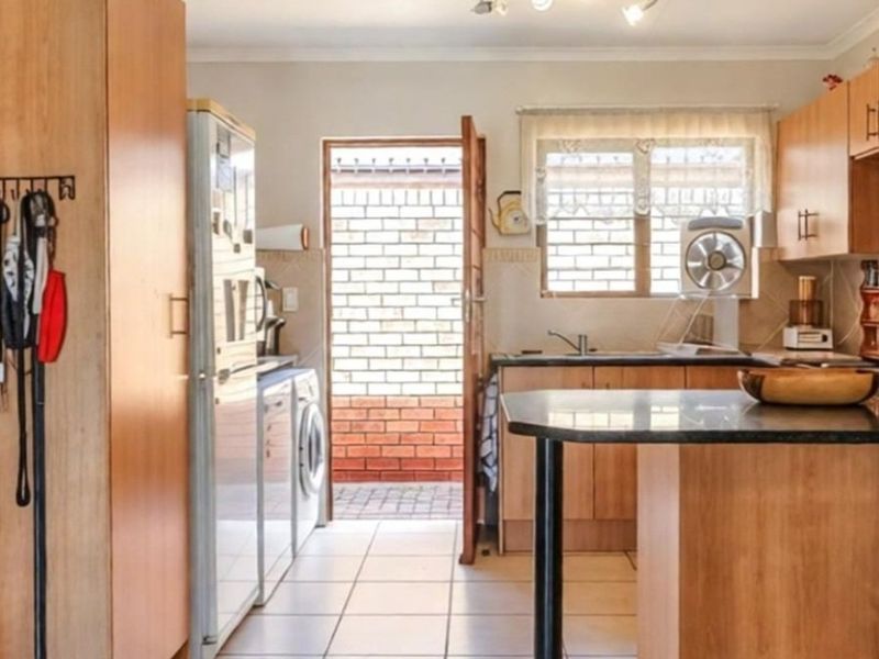 Secure, Energy-Efficient Retirement Living in Eldoraigne Retirement Estate - Photo 5