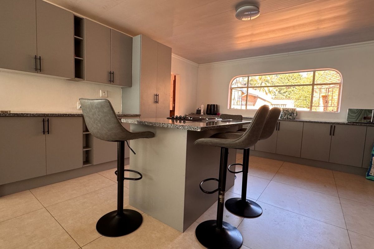 Stylish low maintenance home in Arcon Park - Photo 5