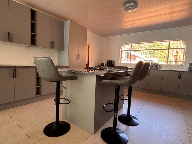 Stylish low maintenance home in Arcon Park - Photo 5